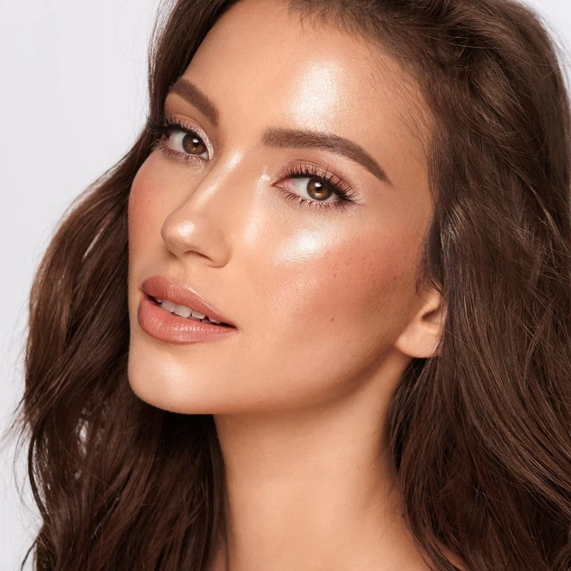 Жидкий хайлайтер Charlotte Tilbury Beauty Highlighter Wand оттенок Spotlight (12ml) - Фото 6 Жидкий хайлайтер Charlotte Tilbury Beauty Highlighter Wand оттенок Spotlight (12ml) - изображение 6