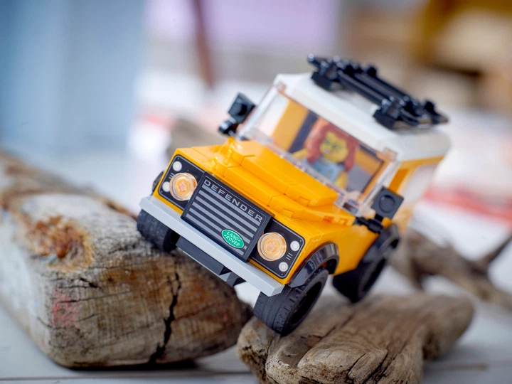 Zestaw klocków LEGO Creator Land Rover Classic Defender 150 elementów (40650) - obraz 4