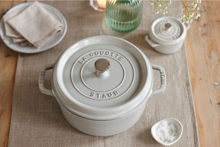Garnek żeliwny Staub La Cocotte owalny truflowy 5.5 l (3272340040368) - obraz 5