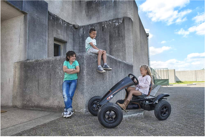 Gokart na pedały Berg Gokart XL Black Edition 5/6 lat do 100 kg (8715839050981) - obraz 4