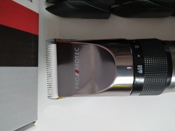 Професійна машинка триммер для стрижки волосся з керамічним покриттям PROMOTEC PM-358 Pro + 4 насадки - изображение 4