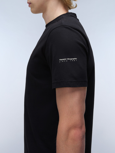 Футболка бавовняна довга чоловіча Napapijri S-Badge SS NP0A4I3N0411 2XL Чорна (195440954638) - зображення 4
