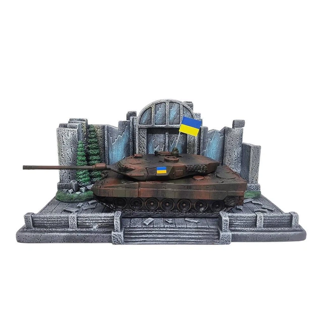 Подставка декаративная Leopard 2A6 - Фото 1 Подставка декаративная Leopard 2A6 - изображение 1