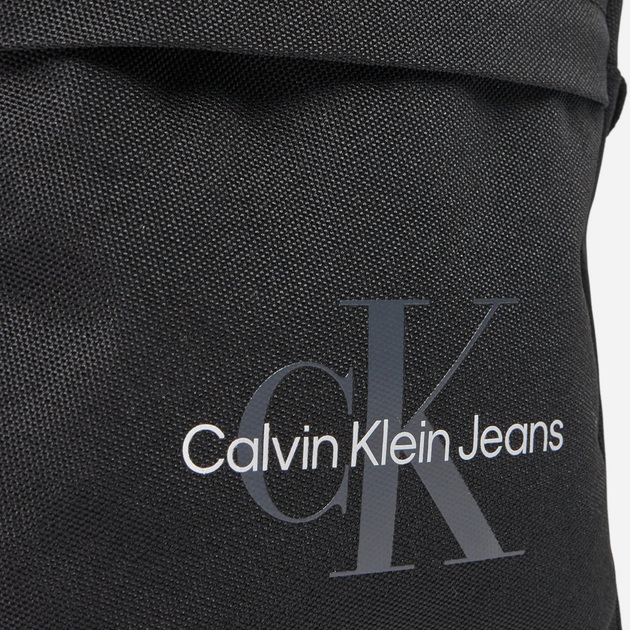 Torba listonoszka męska mała Calvin Klein K50K512011-BEH Czarna (8720639814329) - obraz 4