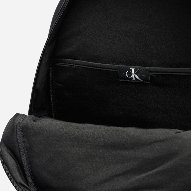 Рюкзак чоловічий 19.5 л вміщує формат А4 Calvin Klein K50K512548-BEH Чорний (8720639564279) - зображення 6