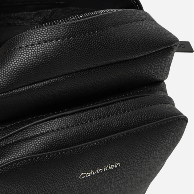 Сумка планшет чоловіча маленька Calvin Klein K50K512763-BEH Чорна (8721107058214) - зображення 5