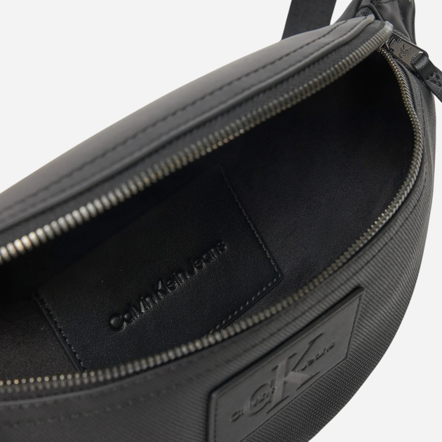 Сумка бананка чоловіча Calvin Klein K50K512998-BEH Чорна (8721107051253) - зображення 5