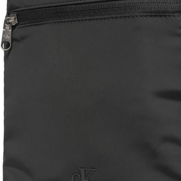 Сумка планшет чоловіча маленька Calvin Klein K50K513004-BEH Чорна (8721107052014) - зображення 4