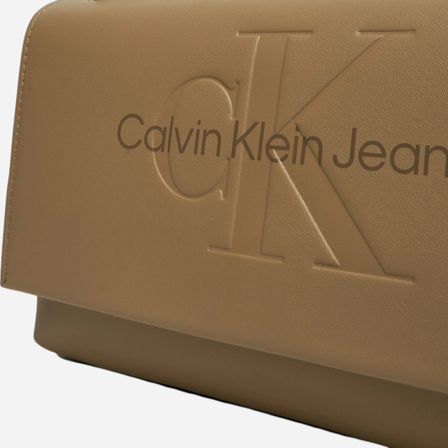 Сумка крос-боді через плече жіноча середня Calvin Klein Jeans K60K612221-PBF Світло-коричнева (8721107059402) - зображення 5