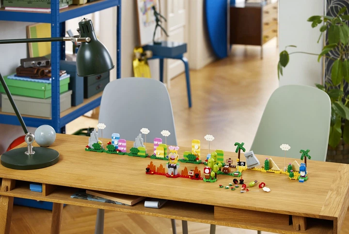 Zestaw klocków LEGO Super Mario Kreatywna skrzyneczka – zestaw twórcy 588 elementów (71418) - obraz 9