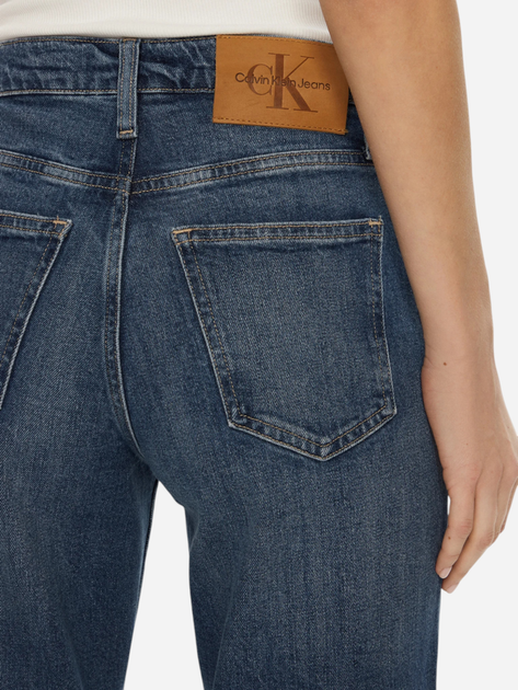 Джинси Regular Fit жіночі Calvin Klein Jeans J20J224514-1BJ 30-28 Темно-блакитні (8721107157054) - зображення 5