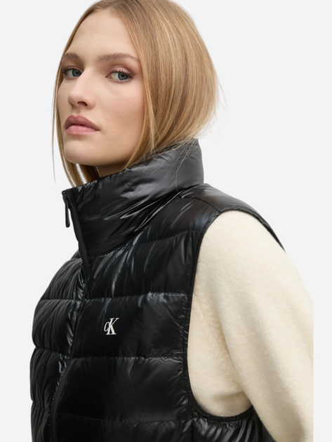 Теплий жилет пуховий короткий жіночий Calvin Klein Jeans J20J224711-BEH XS Чорний (8720639916160) - зображення 4