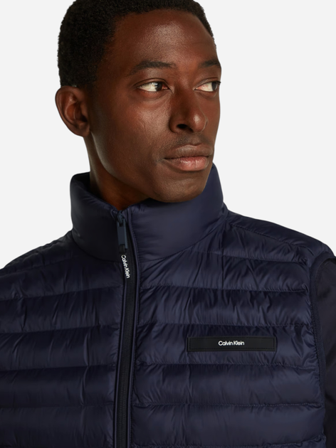 Теплий жилет чоловічий Calvin Klein K10K113470-CHW XL Темно-синій (8721107144276) - зображення 2