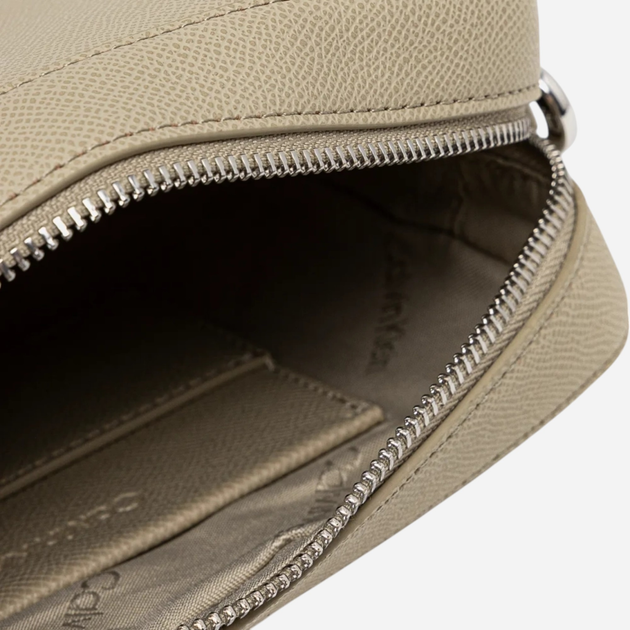 Torebka crossbody damska mała Calvin Klein K60K613084-LEB Beżowa (8721107068060) - obraz 4