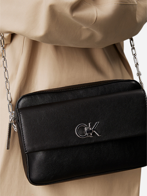 Сумка крос-боді через плече жіноча маленька Calvin Klein K60K613089-BEH Чорна (8721107067957) - зображення 6