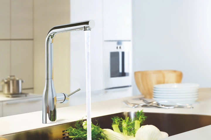 Змішувач для кухні з висувним виливом Grohe Essence New (30270000) kr - изображение 6