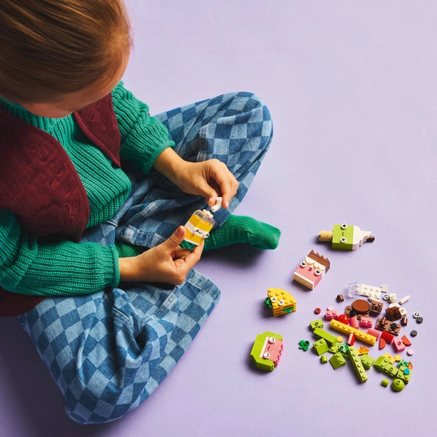 Конструктор LEGO Classic Творческие друзья с едой 150 деталей (11039) - изображение 4