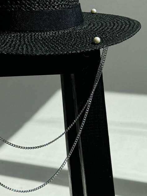 Шляпа Федора женская D.Hats из рафия с двойной цепью серебро черная - изображение 3