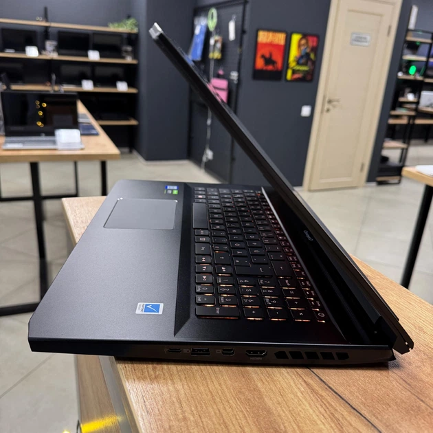 Ігровий ноутбук Acer ConceptD 5 CN517-71/ 17.3" 4K ( 3840x2160), IPS 100% sRGB/ Intel Core i7 9750H (6 ядер/ 12 потоків)/ NVIDIA GeForce RTX 2060 (на 6 GB)/ 32 GB/ 1 TB NVME (Б/В) - Фото 3 Ігровий ноутбук Acer ConceptD 5 CN517-71/ 17.3" 4K ( 3840x2160), IPS 100% sRGB/ Intel Core i7 9750H (6 ядер/ 12 потоків)/ NVIDIA GeForce RTX 2060 (на 6 GB)/ 32 GB/ 1 TB NVME (Б/В) - зображення 3