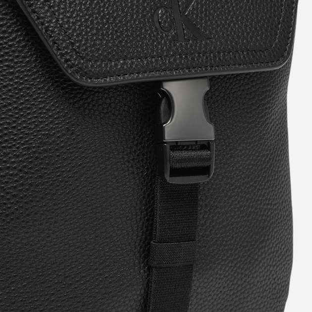 Torba listonoszka męska Calvin Klein K50K512565-BEH Czarna (8720639563449) - obraz 4