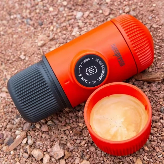 Еспресо-кавоварка портативна Wacaco Nanopresso з чохлом Червона (WNANORED) - Фото 5 Еспресо-кавоварка портативна Wacaco Nanopresso з чохлом Червона (WNANORED) - зображення 5