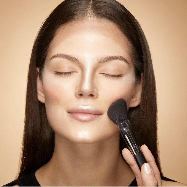 Скошений пензель для рум'ян Kiko Milano Face 10 Blush Brush - зображення 2