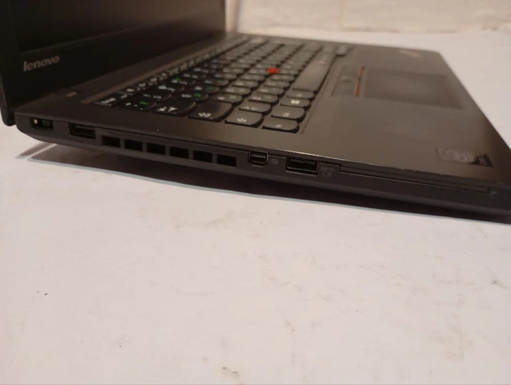 Ультрабук Б-класс Lenovo Thinkpad T450 / 14" (1366x768) TN / Intel Core i5-5200U (2 (4) ядра по 2.2 - 2.7 GHz) / 8 GB DDR3 / 240 GB SSD / Intel HD Graphics 5500 / WebCam б/у - Фото 6 Ультрабук Б-класс Lenovo Thinkpad T450 / 14" (1366x768) TN / Intel Core i5-5200U (2 (4) ядра по 2.2 - 2.7 GHz) / 8 GB DDR3 / 240 GB SSD / Intel HD Graphics 5500 / WebCam б/у - изображение 6