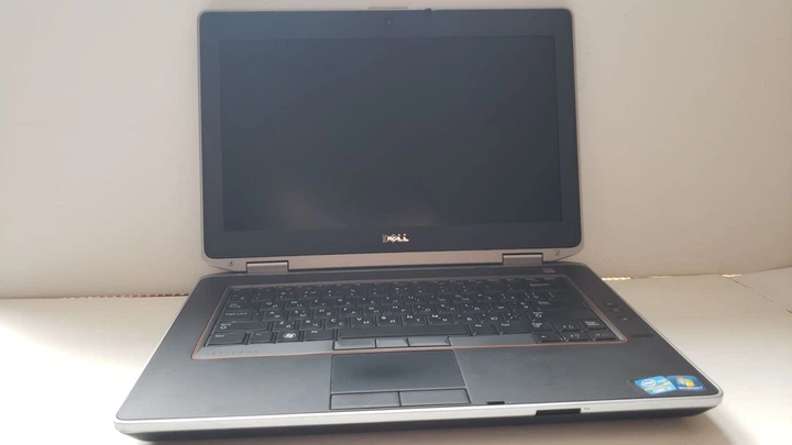 Ноутбук Dell Latitude E6420 / 14" (1600x900) TN / Intel Core i7-2620M (2 (4) ядра по 2.7 - 3.4 GHz) / 8 GB DDR3 / 256 GB SSD / Intel HD Graphics 3000 / WebCam б/у - изображение 2