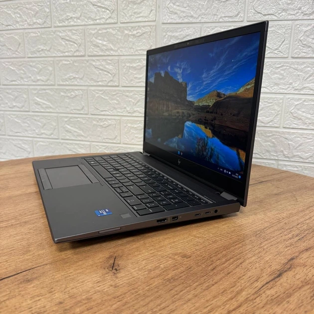Мобільна робоча станція Б-клас HP ZBook Fury 15 G8 / 15.6