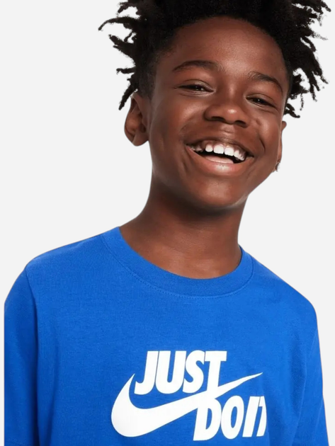 Підліткова футболка для хлопчика Nike Sportswear FV4078-480 147 -158 см Синя (196969809898) - зображення 4