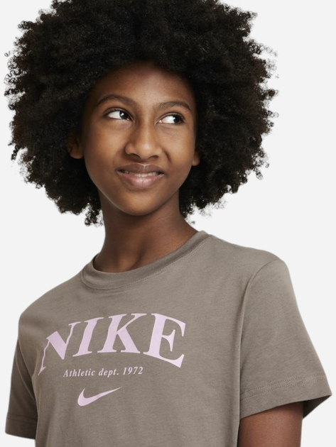 Дитяча футболка для дівчинки Nike G Nsw Trend Bf Tee DV6137-040 S (128-137 см) Коричнева (196152834676) - зображення 4
