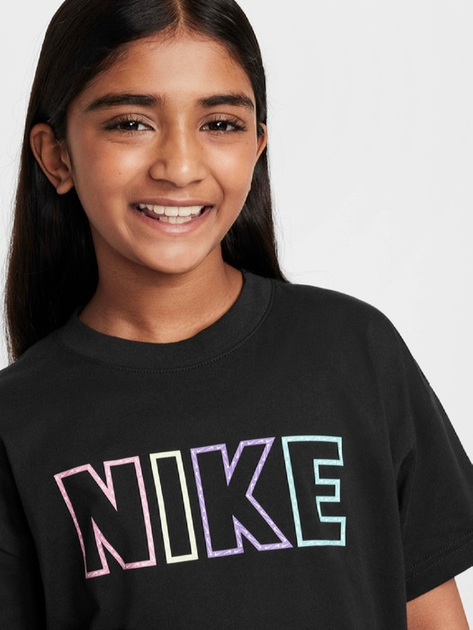Дитяча футболка для дівчинки Nike Sportswear Essential FZ5561-010 XS (122-128 см) Чорна (197596548471) - зображення 8