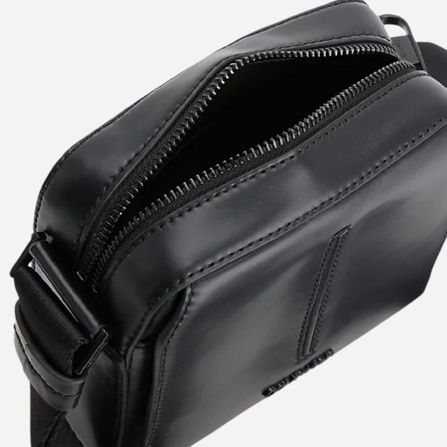 Сумка планшет чоловіча маленька Calvin Klein K50K510251-BAX Чорна (800070303014) - зображення 3