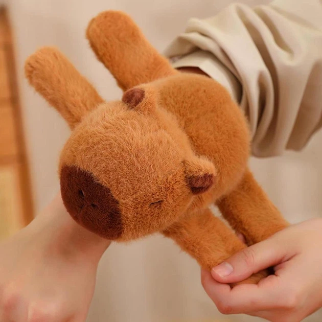 Детская мягкая игрушка - браслет капибара Capybara плюшевое украшение на руку для детей, 20х14х10 см, коричневый "P" (99307558) - изображение 4
