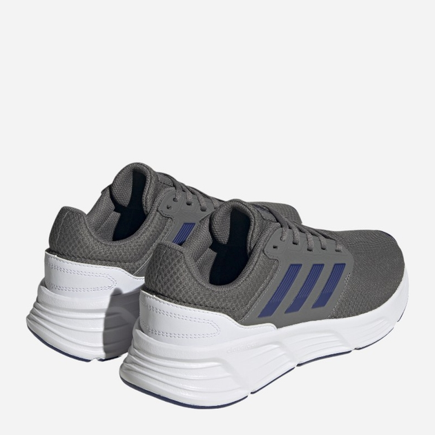 Чоловічі кросівки для бігу adidas Galaxy 6 HP2420 40.5 (7UK) 25.5 см Сірі (4066748604265) - зображення 6