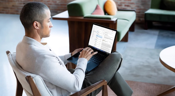 Laptop Microsoft Surface Laptop 6 (ZLG-00009) Black - obraz 5