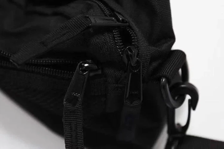 Сумка месенджер через плече Stussy чорна - Фото 3 Сумка месенджер через плече Stussy чорна - изображение 3