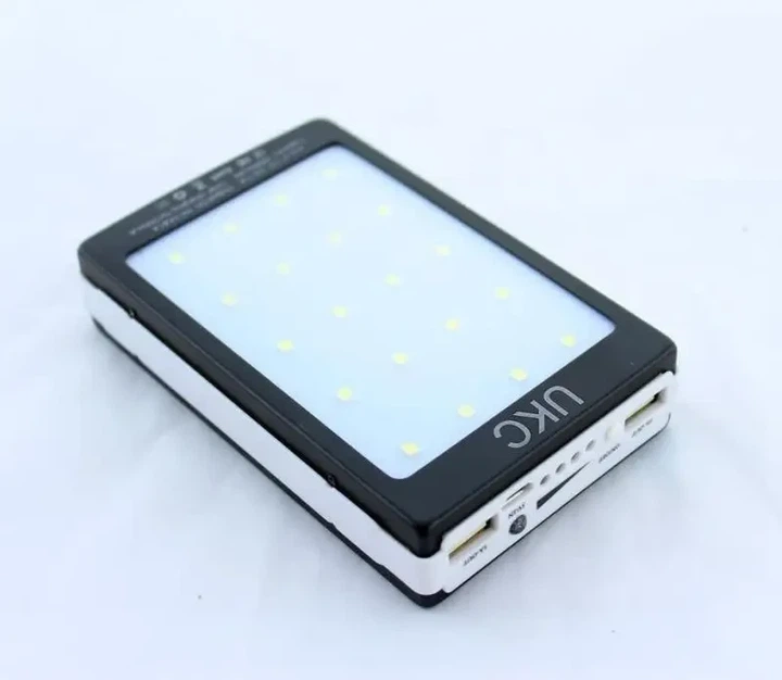 Повербанк UKC Solar 90000 mAh с LED фонарем и солнечной панелью 4531 - изображение 4