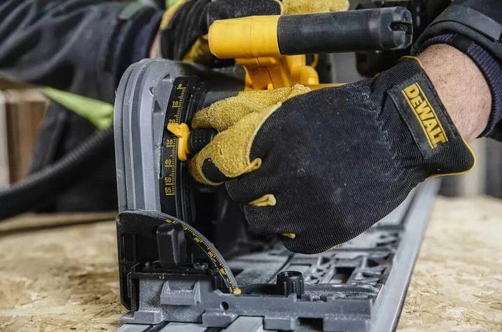 Аккумуляторная циркулярная пила DeWALT DCS520NT - Фото 3 Аккумуляторная циркулярная пила DeWALT DCS520NT - изображение 3