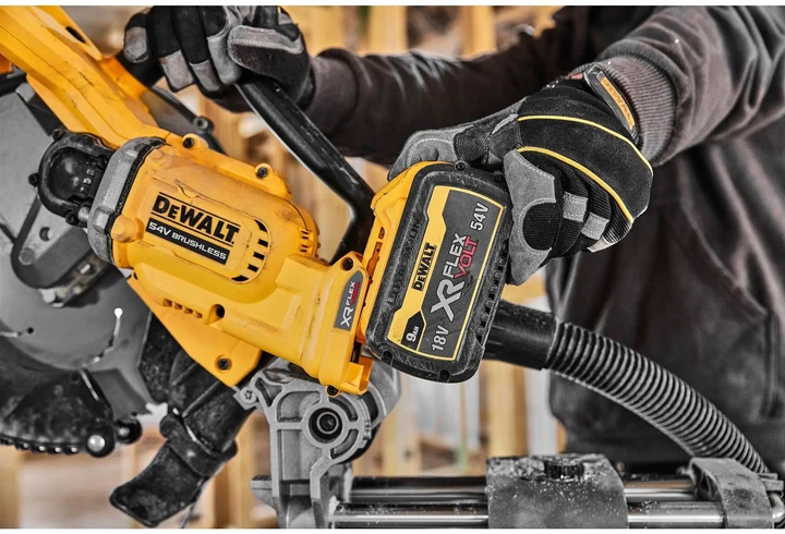 Пила торцовочная аккумуляторная бесщеточная DeWALT DCS781N - Фото 7 Пила торцовочная аккумуляторная бесщеточная DeWALT DCS781N - изображение 7
