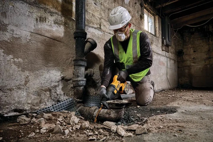 Акумуляторна шабельна пила DeWALT DCS389T2 - зображення 4