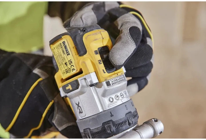 Дрель-шуруповерт ударная аккумуляторная бесщеточная DeWALT DCD1007NT - Фото 12 Дрель-шуруповерт ударная аккумуляторная бесщеточная DeWALT DCD1007NT - изображение 12