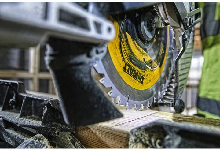 Пила торцювальна акумуляторна безщіткова DeWALT DCS727T2 - зображення 6