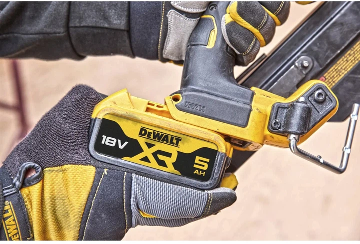 Аккумуляторный гвоздезабивной пистолет DeWALT DCN930P2 - Фото 7 Аккумуляторный гвоздезабивной пистолет DeWALT DCN930P2 - изображение 7