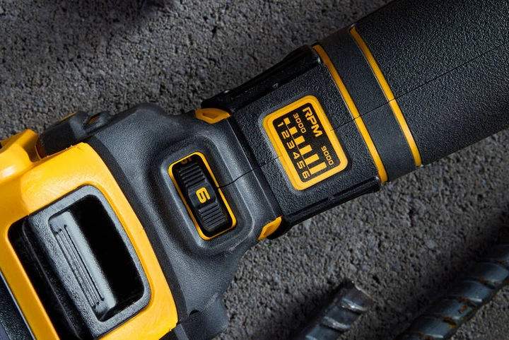 Аккумуляторная угловая шлифовальная машина DeWALT DCG409VSN - Фото 2 Аккумуляторная угловая шлифовальная машина DeWALT DCG409VSN - изображение 2