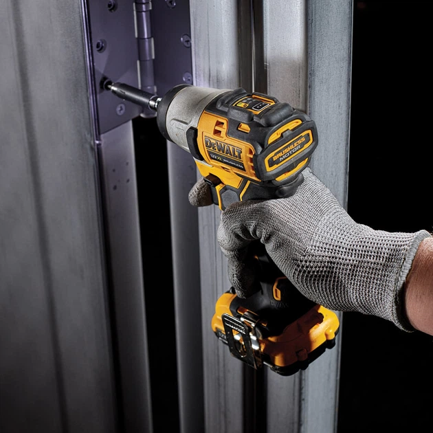 Набір з двох інструментів безщіткових DeWALT 12 В XR Li-lon, 3 А·год, валіза, 2 акумулятори та зарядний пристрій (DCK2110L2T) - Фото 10 Набір з двох інструментів безщіткових DeWALT 12 В XR Li-lon, 3 А·год, валіза, 2 акумулятори та зарядний пристрій (DCK2110L2T) - зображення 10