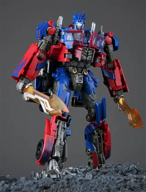 Робот-трансформер Оптімус Прайм 17,5 см з кінофільму Трансформери - Optimus Prime, TW-1022 - Фото 5 Робот-трансформер Оптімус Прайм 17,5 см з кінофільму Трансформери - Optimus Prime, TW-1022 - изображение 5