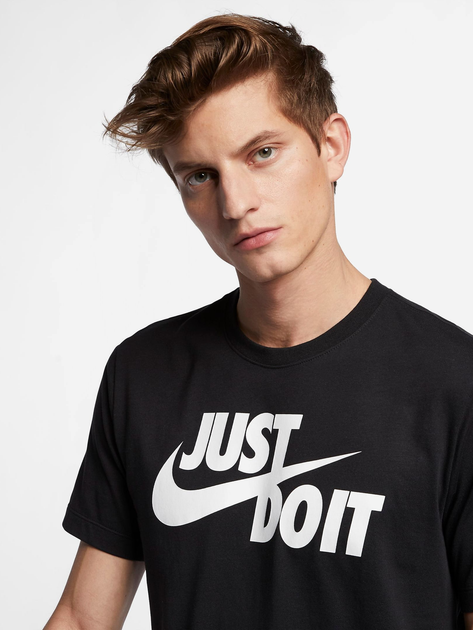 Футболка бавовняна довга чоловіча Nike M Nsw Tee Just Do It Swoosh AR5006-011 M Чорна з принтом (191888623631) - зображення 4