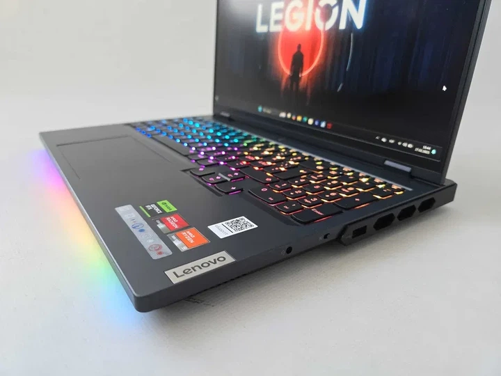 Ноутбук Lenovo LEGION 7 PRO 16ARX8H R9 7945HX/RTX 4080/RAM 16GB/SSD 1TB/240Hz Б\В - зображення 3