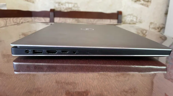 Игровой ноутбук Dell XPS 9570 / 15.6" (1920x1080) IPS / Intel Core i7-8750H (6 (12) ядер по 2.2 - 4.1 GHz) / 16 GB DDR4 / 256 GB SSD / nVidia GeForce GTX 1050 Ti, 4 GB GDDR5, 128-bit / WebCam б/у - Фото 7 Игровой ноутбук Dell XPS 9570 / 15.6" (1920x1080) IPS / Intel Core i7-8750H (6 (12) ядер по 2.2 - 4.1 GHz) / 16 GB DDR4 / 256 GB SSD / nVidia GeForce GTX 1050 Ti, 4 GB GDDR5, 128-bit / WebCam б/у - изображение 7
